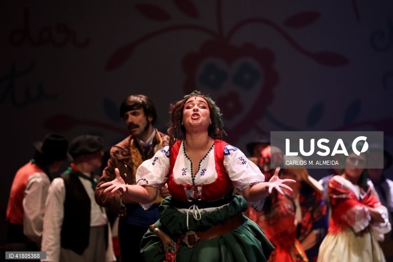 Ensaio de imprensa da opereta "Maria da Fonte", no Centro Cultural de Belém, Lisboa, 7 de novembro de 2023. Comédia em 3 atos, escrita em português, interpretada por oito solistas e 10 atores com o Coro do Teatro Nacional de São Carlos e Orquestra Sinfónica Portuguesa, com estreia marcada para 12 de novembro no Centro Cultural de Belém. (ACOMPANHA TEXTO DE 8 DE NOVEMBRO DE 2023). CARLOS M. ALMEIDA/LUSA