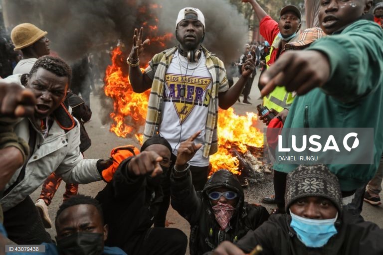 Quénia: Protestos contra a subida de impostos em Nairobi