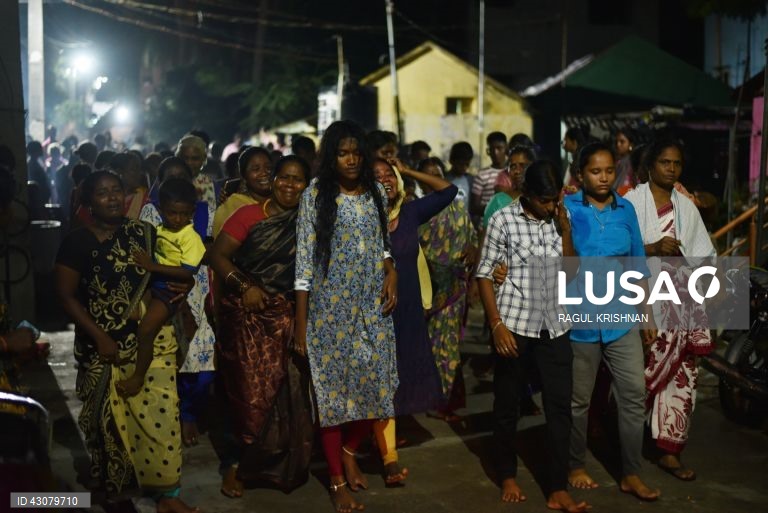 Índia: Pelo menos 38 mortos após alegadamente terem consumido bebidas alcoólicas falsificadas.
