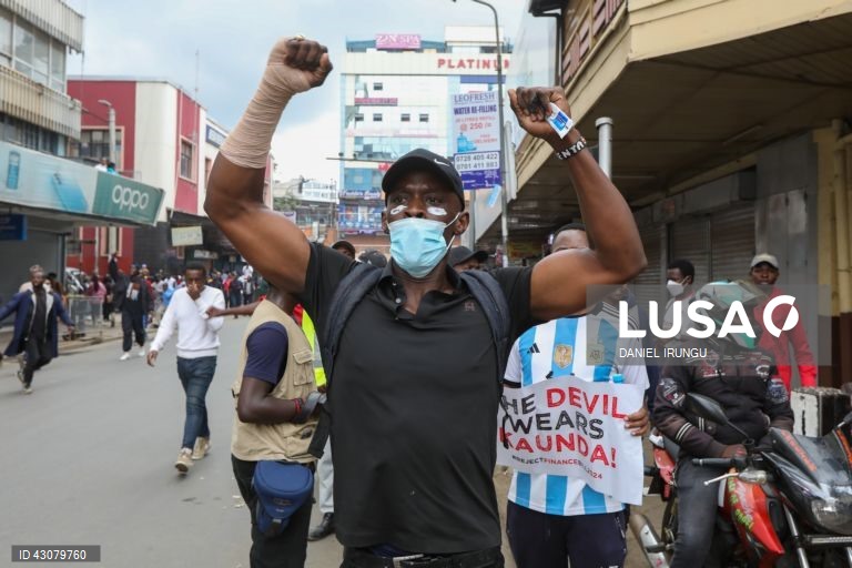 Quénia: Protestos contra a subida de impostos em Nairobi