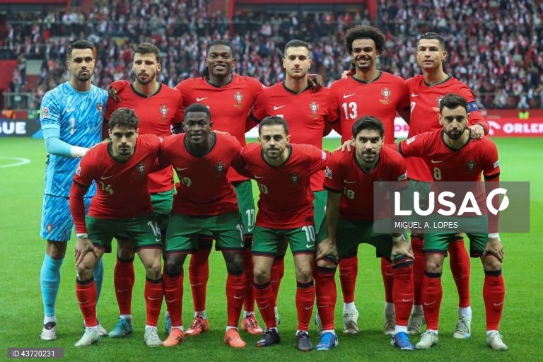 Equipa da seleção de Portugal, durante o jogo da Fase de Grupos - Grupo 1 - da Liga das Nações da UEFA, Polónia vs Portugal, no Estádio Narodowy, em Varsóvia, Polónia, 12 de outubro de 2024. MIGUEL A. LOPES/LUSA