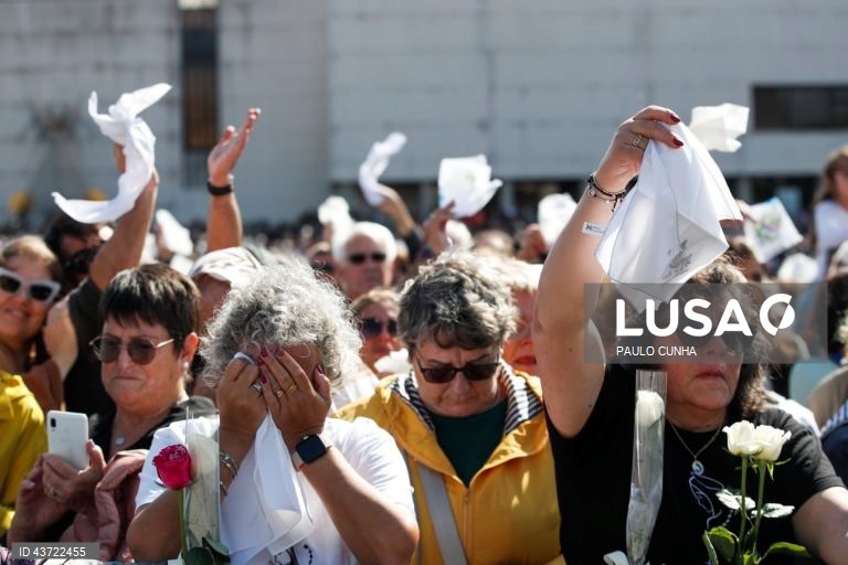 Peregrinação internacional aniversária de 13 de outubro ao Santuário de Fátima