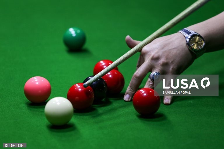 Afeganistão: Praticantes de snooker em Cabul