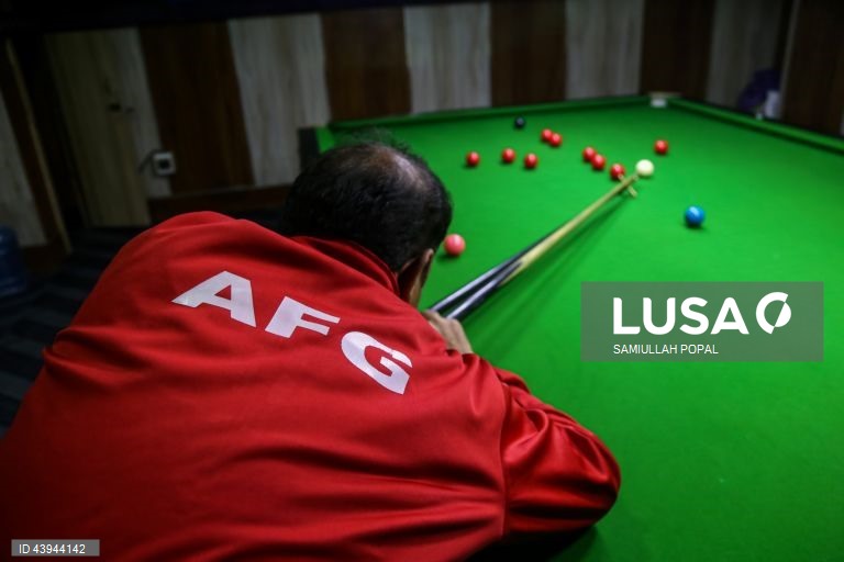 Afeganistão: Praticantes de snooker em Cabul