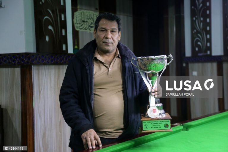 Afeganistão: Praticantes de snooker em Cabul