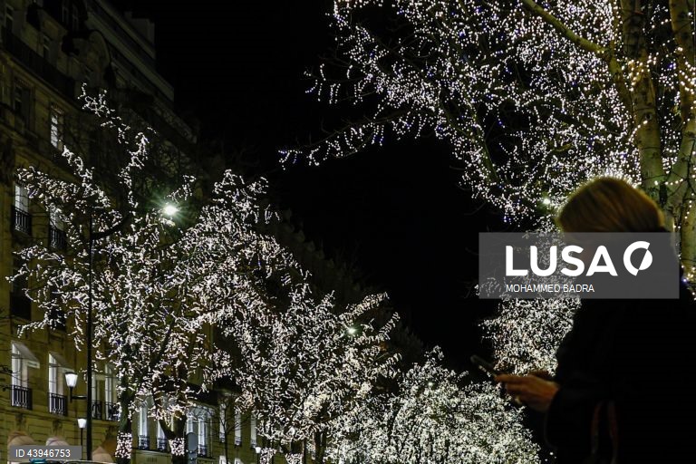 França: Iluminações de Natal em Paris