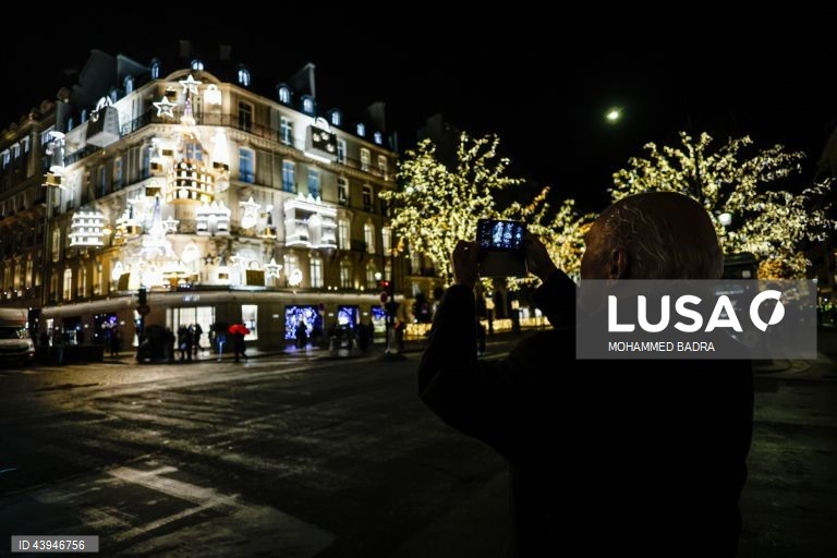 França: Iluminações de Natal em Paris