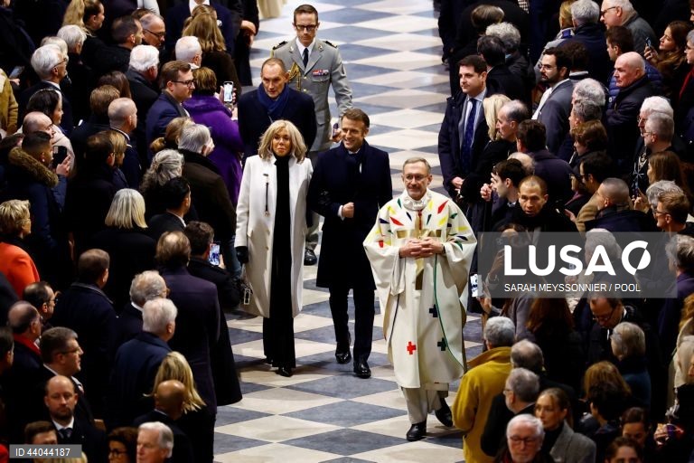 Primeira missa na Catedral de Notre Dame de Paris, em Paris, França. A Catedral de Notre Dame de Paris reabriu a 07 de dezembro, após quase seis anos de obras de renovação na sequência da sua destruição por um incêndio em 15 de abril de 2019.