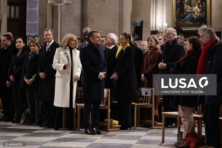 Primeira missa na Catedral de Notre Dame de Paris, em Paris, França. A Catedral de Notre Dame de Paris reabriu a 07 de dezembro, após quase seis anos de obras de renovação na sequência da sua destruição por um incêndio em 15 de abril de 2019.
