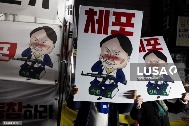 Protesto a favor da destituição do Presidente sul-coreano Yoon