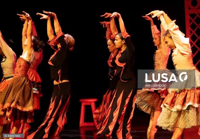 África do Sul: Ensaio geral do ballet "Carmen" em Joanesburgo