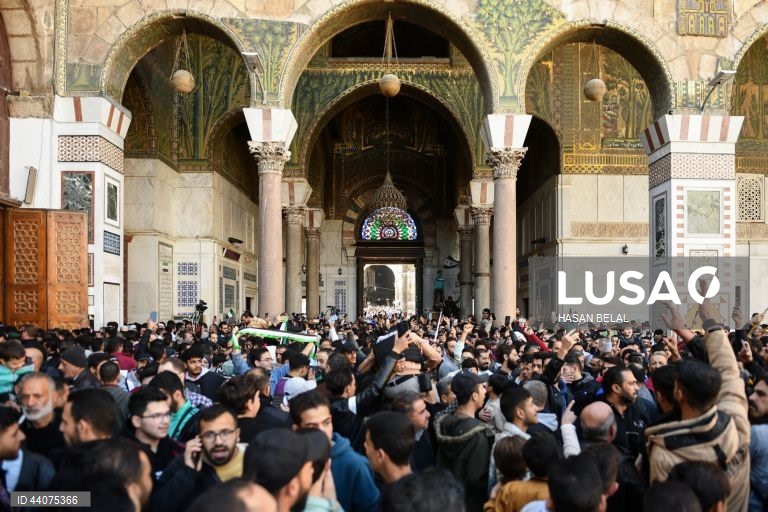 Sírios celebram a vitória da oposição em Damasco