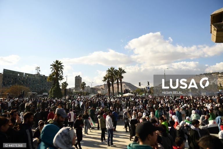 Sírios celebram a vitória da oposição em Damasco