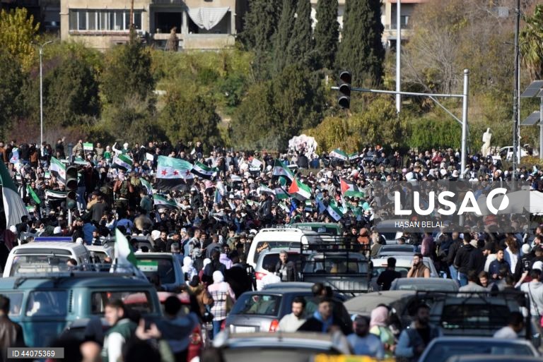 Sírios celebram a vitória da oposição em Damasco