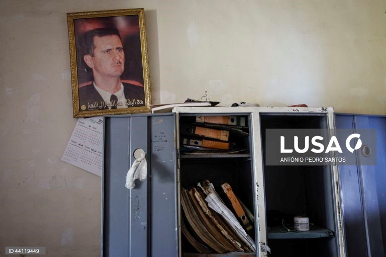 Síria: Retratos do presidente deposto Bashar al-Assad 