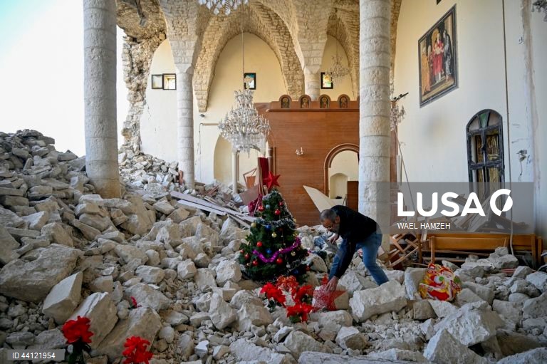 Líbano: Preparativos para o Natal na Igreja de S. Jorge atingida por ataques israelitas