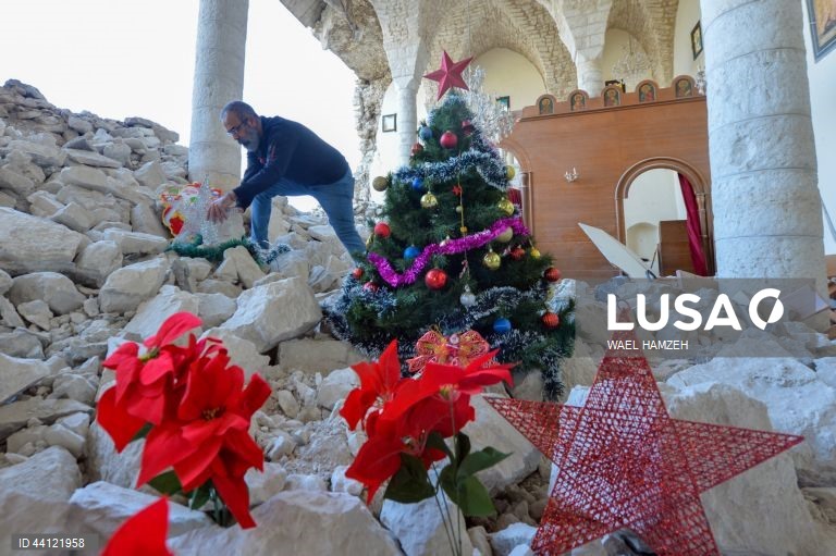 Líbano: Preparativos para o Natal na Igreja de S. Jorge atingida por ataques israelitas