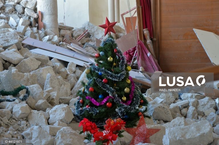 Líbano: Preparativos para o Natal na Igreja de S. Jorge atingida por ataques israelitas