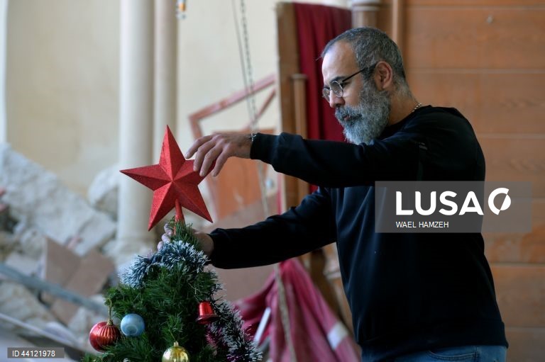 Líbano: Preparativos para o Natal na Igreja de S. Jorge atingida por ataques israelitas
