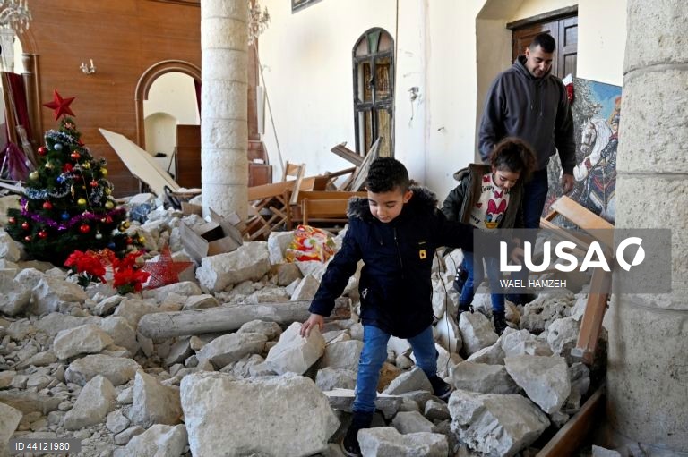 Líbano: Preparativos para o Natal na Igreja de S. Jorge atingida por ataques israelitas