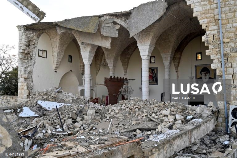 Líbano: Preparativos para o Natal na Igreja de S. Jorge atingida por ataques israelitas