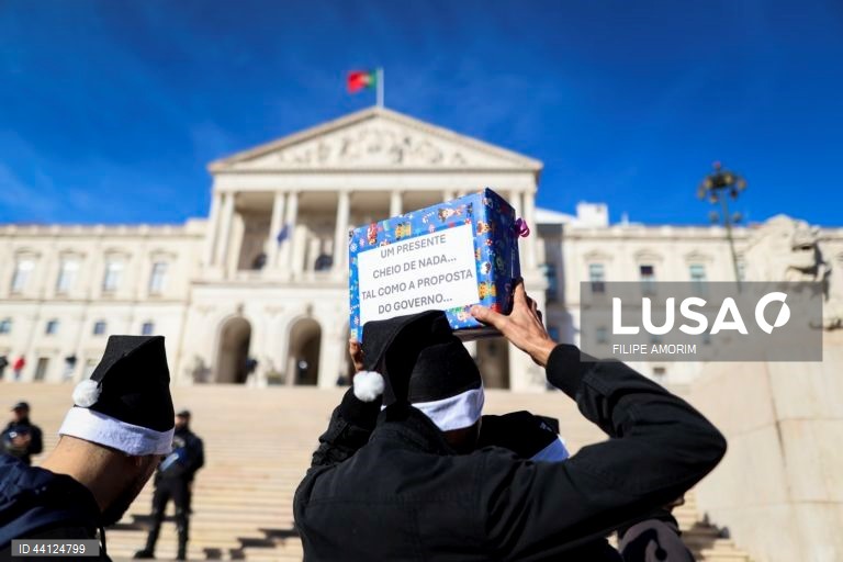 Marcha dos bombeiros sapadores em Lisboa