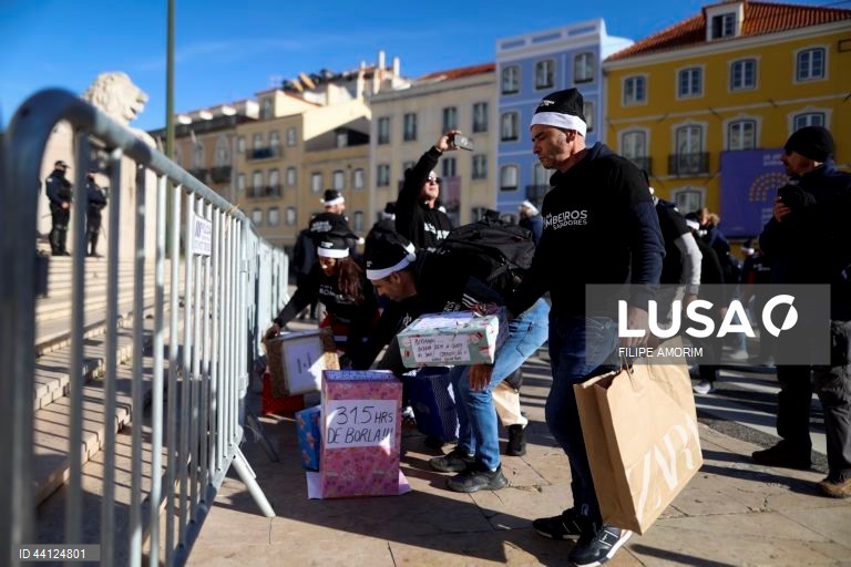 Marcha dos bombeiros sapadores em Lisboa