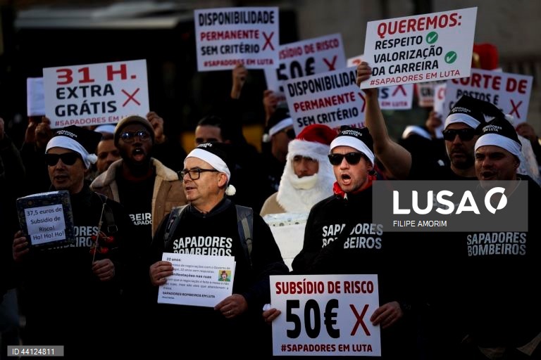 Marcha dos bombeiros sapadores em Lisboa