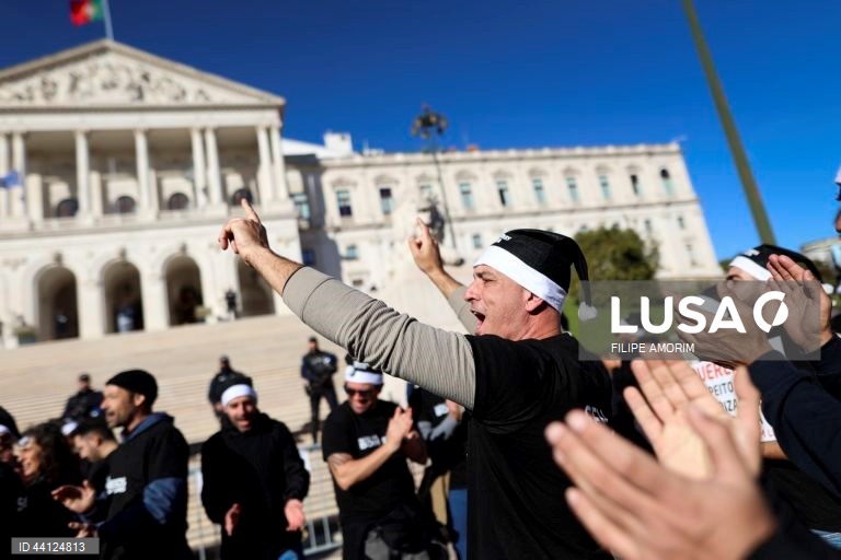 Marcha dos bombeiros sapadores em Lisboa