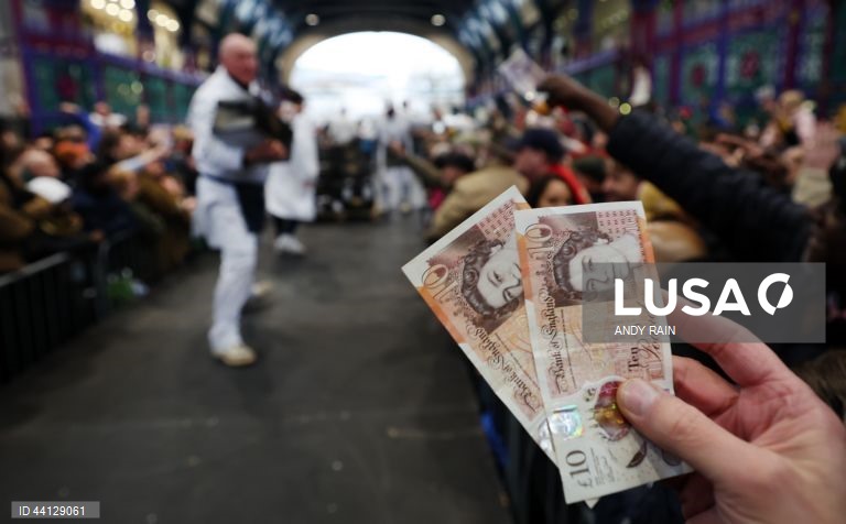 Reino Unido: Venda de carne de peru no Mercado Smithfield em Londres