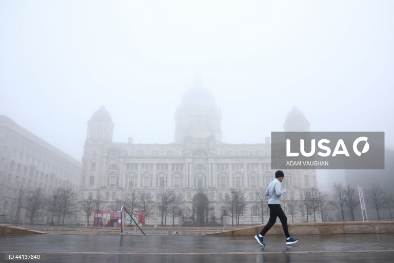 Reino Unido: Nevoeiro em Liverpool