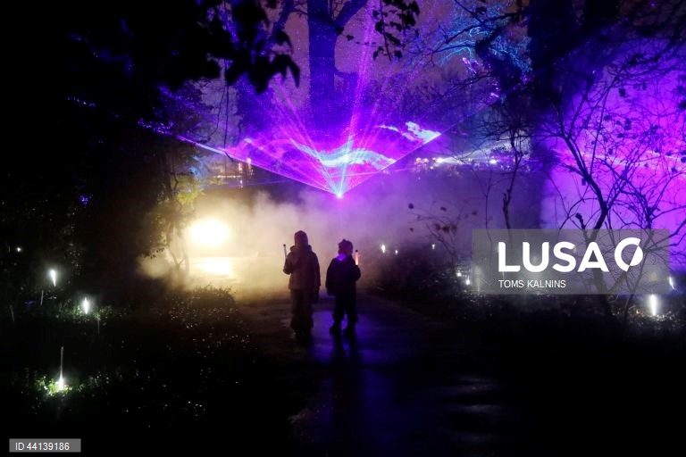 Letónia: Festival de luzes no Jardim Botânico da Universidade de Riga