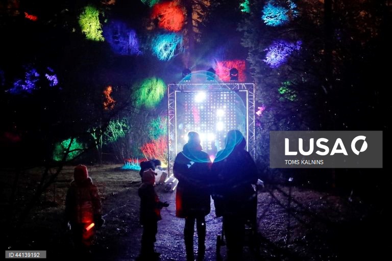 Letónia: Festival de luzes no Jardim Botânico da Universidade de Riga