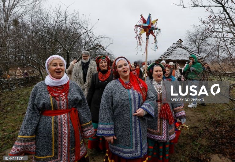 Ucrânia: Celebrações do Natal ortodoxo na aldeia de Pyrogovo