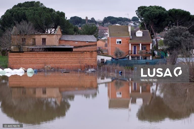 Espanha: centenas de pessoas retiradas das suas zonas devido à tempestade Jana