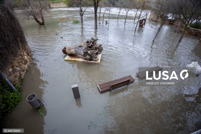 Espanha: centenas de pessoas retiradas das suas zonas devido à tempestade Jana