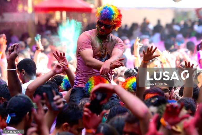 Bangalore: Festival das cores Holi