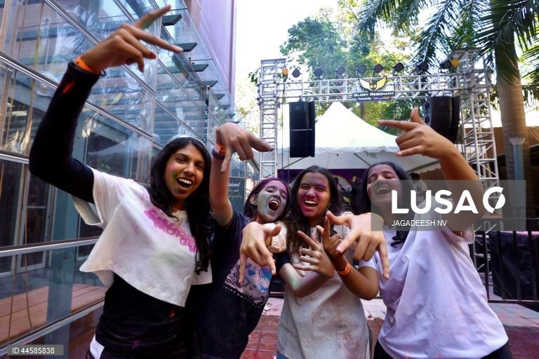 Bangalore: Festival das cores Holi