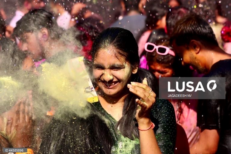 Bangalore: Festival das cores Holi
