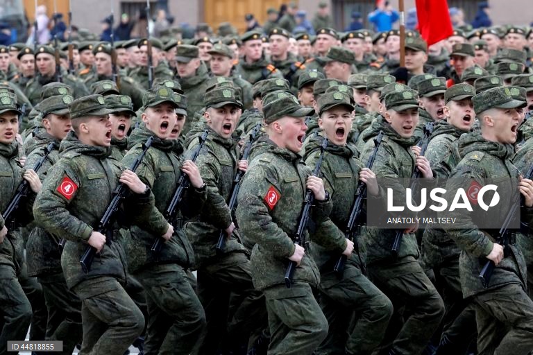 Ensaio do desfile do Dia da Vitória em São Petersburgo