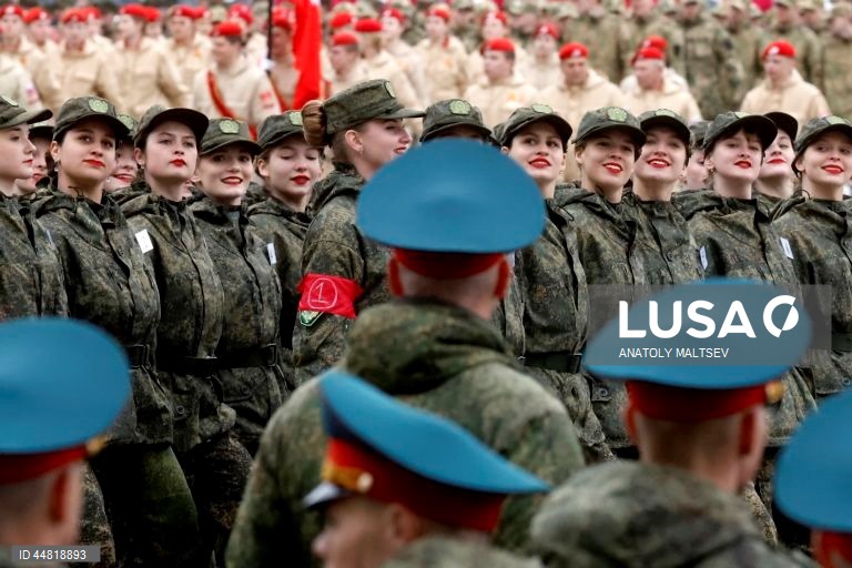 Ensaio do desfile do Dia da Vitória em São Petersburgo