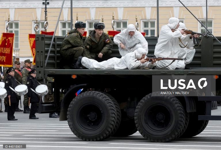Ensaio do desfile do Dia da Vitória em São Petersburgo