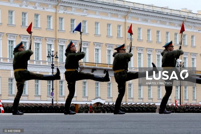 Ensaio do desfile do Dia da Vitória em São Petersburgo