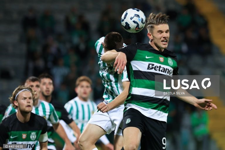  O Sporting voltou a vencer hoje o Rio Ave, agora por 2-1, em Paços de Ferreira, e apurou-se para a final da Taça de Portugal em futebol, com um agregado de 4-1.