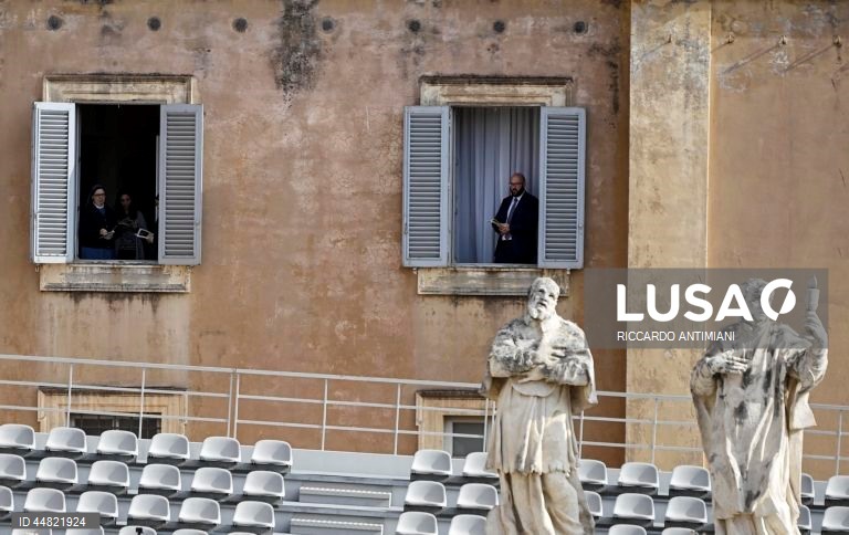Cerimónia de trasladação do corpo de Francisco para a basílica de São Pedro