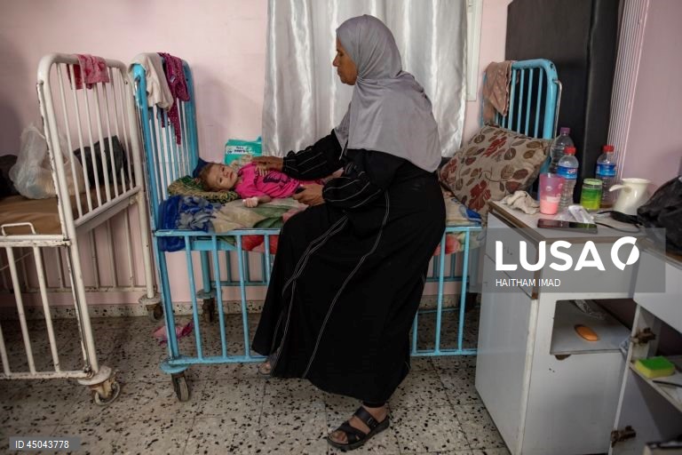 Faixa de Gaza: Tratamento de crianças desnutridas em Khan Yunis