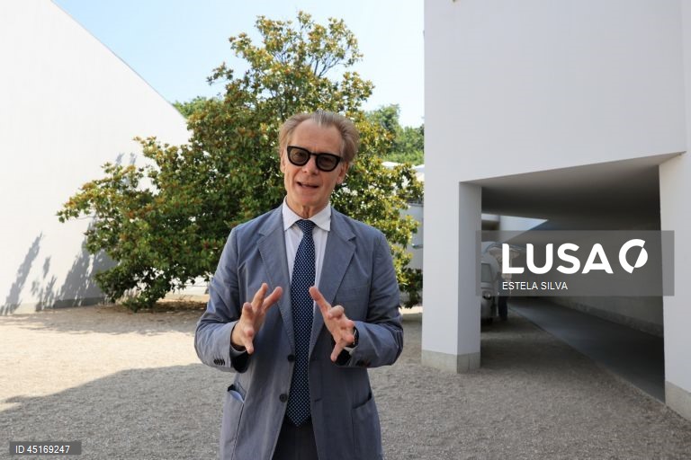 Serralves: Visita de imprensa à exposição "Provas Materiais" 