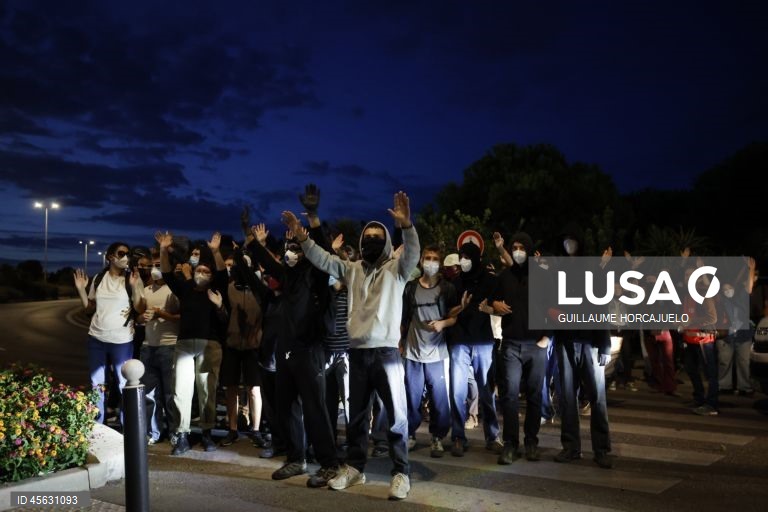 Protestos de «bloqueio total» espalham-se pela França