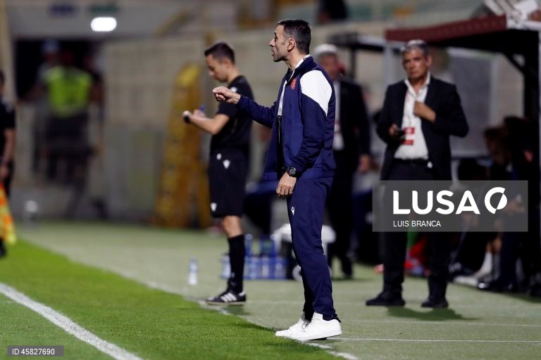 A seleção portuguesa conservou hoje a liderança do Grupo B de apuramento para o europeu de futebol de sub-21, ao vencer 3-0 na receção à Bulgária, em jogo disputado em Portimão.