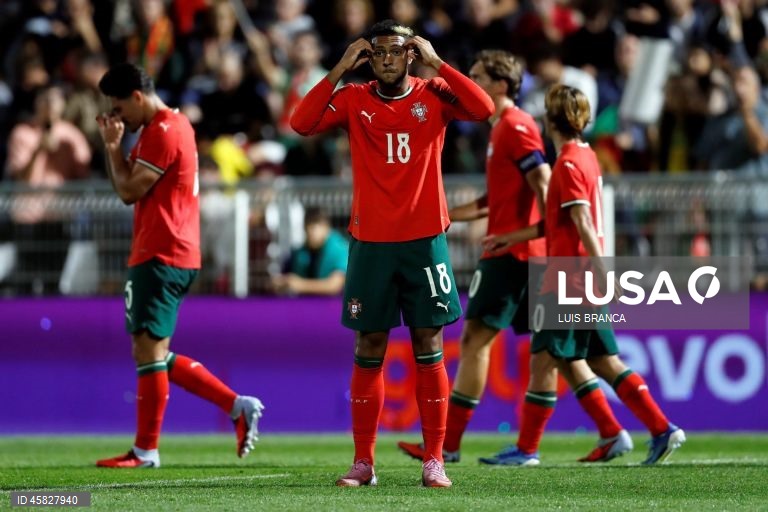 A seleção portuguesa conservou hoje a liderança do Grupo B de apuramento para o europeu de futebol de sub-21, ao vencer 3-0 na receção à Bulgária, em jogo disputado em Portimão.